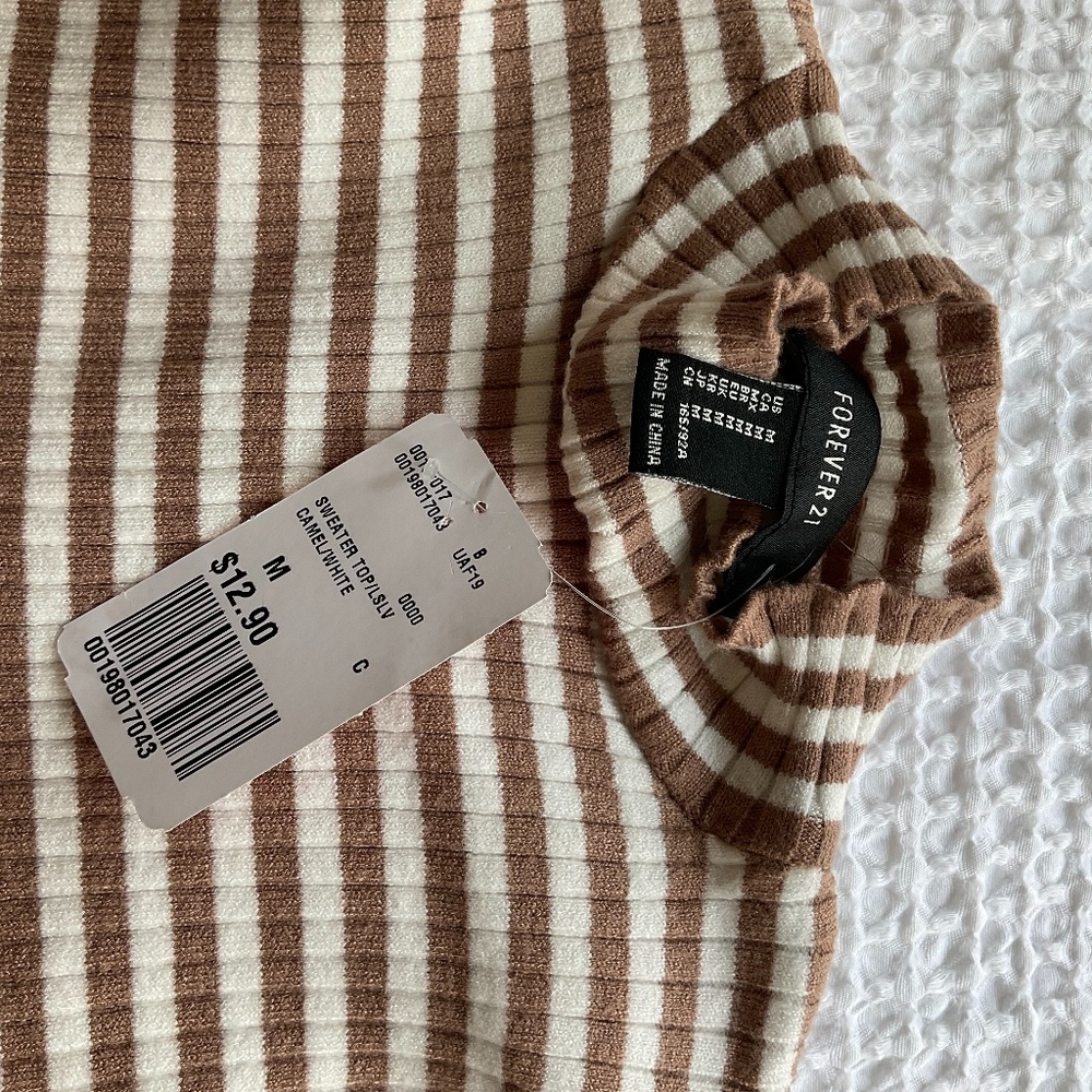 Forever 21 striped turtle neck. Medium.